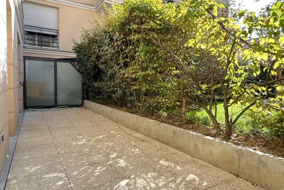 Bel appartement T2 de 45,68 m² avec terrasse et parking à Choisy-le-Roi 