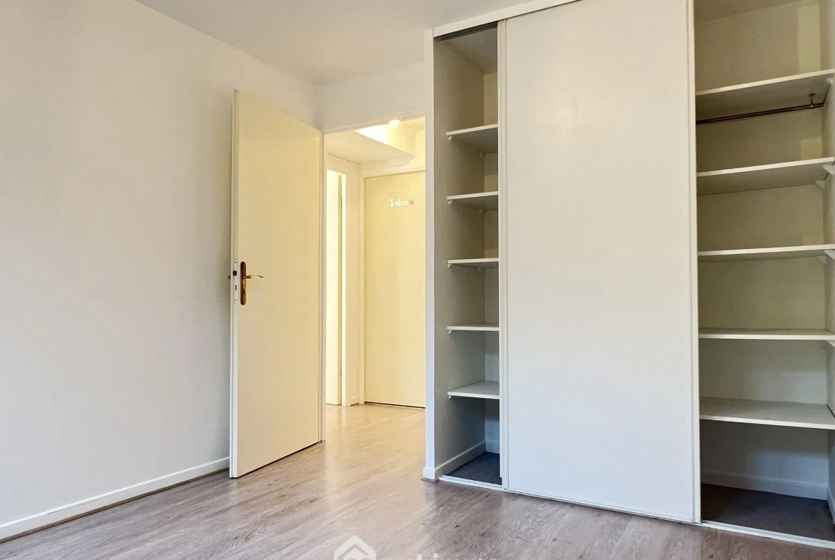 Bel appartement T2 de 45,68 m² avec terrasse et parking à Choisy-le-Roi 