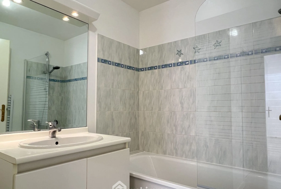 Bel appartement T2 de 45,68 m² avec terrasse et parking à Choisy-le-Roi 