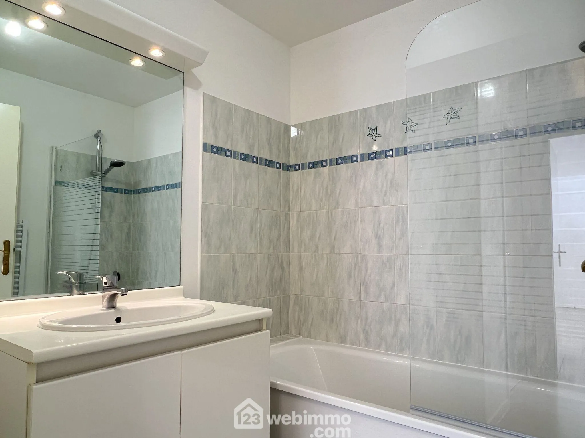Bel appartement T2 de 45,68 m² avec terrasse et parking à Choisy-le-Roi 