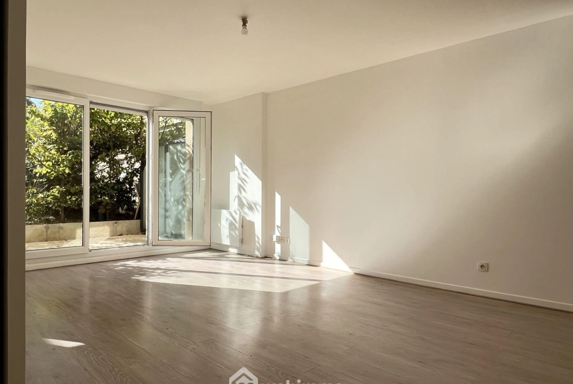 Bel appartement T2 de 45,68 m² avec terrasse et parking à Choisy-le-Roi 