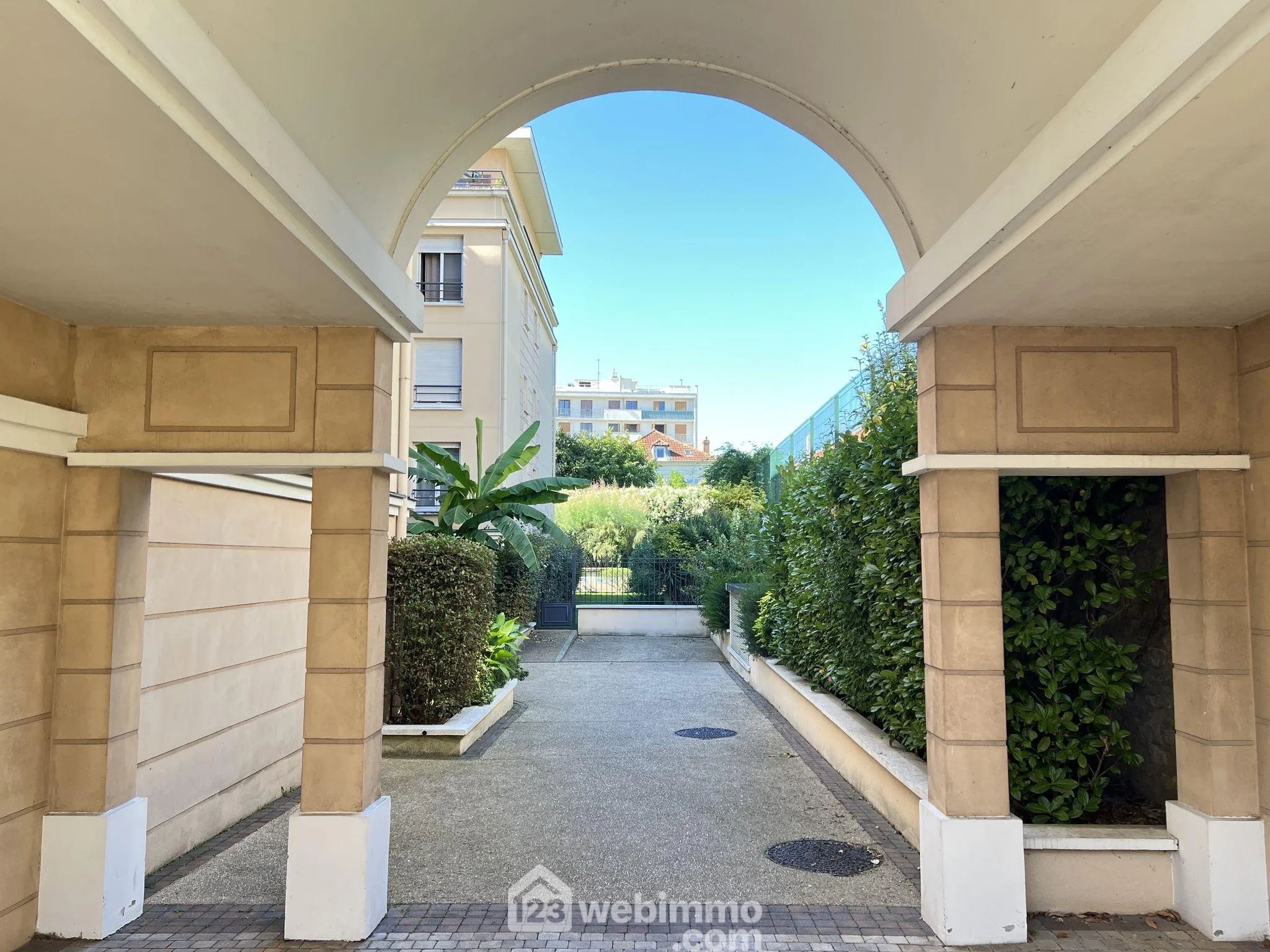 Bel appartement T2 de 45,68 m² avec terrasse et parking à Choisy-le-Roi 
