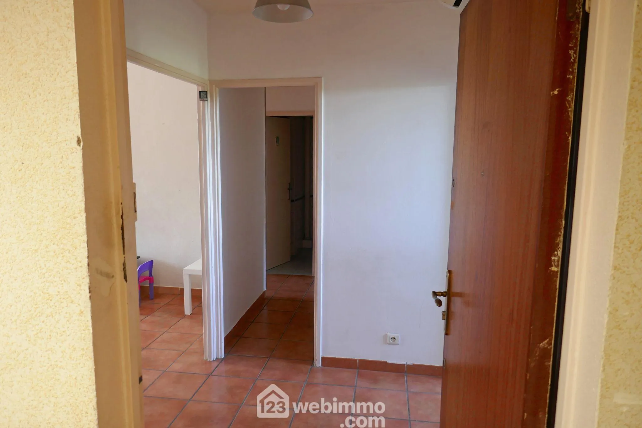 Appartement T4 de 73 m² avec terrasse à Arles - Secteur Trébon 