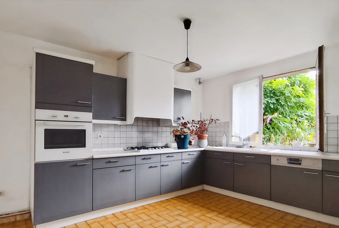 Ensemble immobilier à La Barde avec potentiel de rénovation et développement 