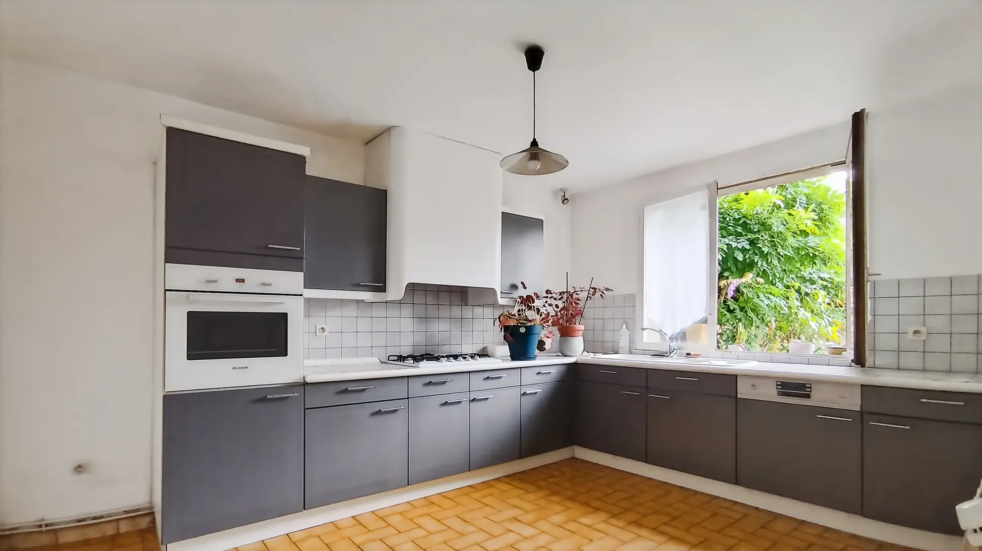 Ensemble immobilier à La Barde avec potentiel de rénovation et développement 