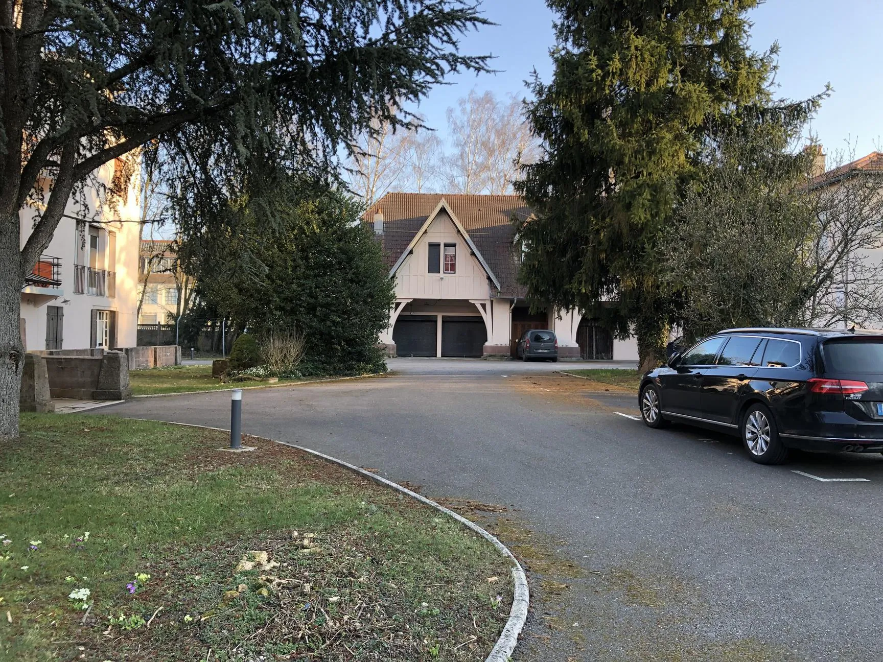 Appartement atypique avec duplex, terrasse et garage à Thaon-les-Vosges 