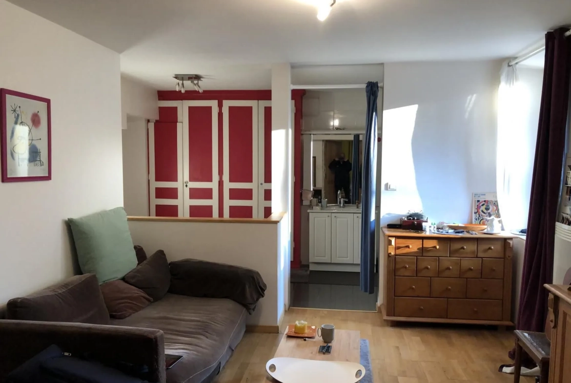Appartement atypique avec duplex, terrasse et garage à Thaon-les-Vosges 