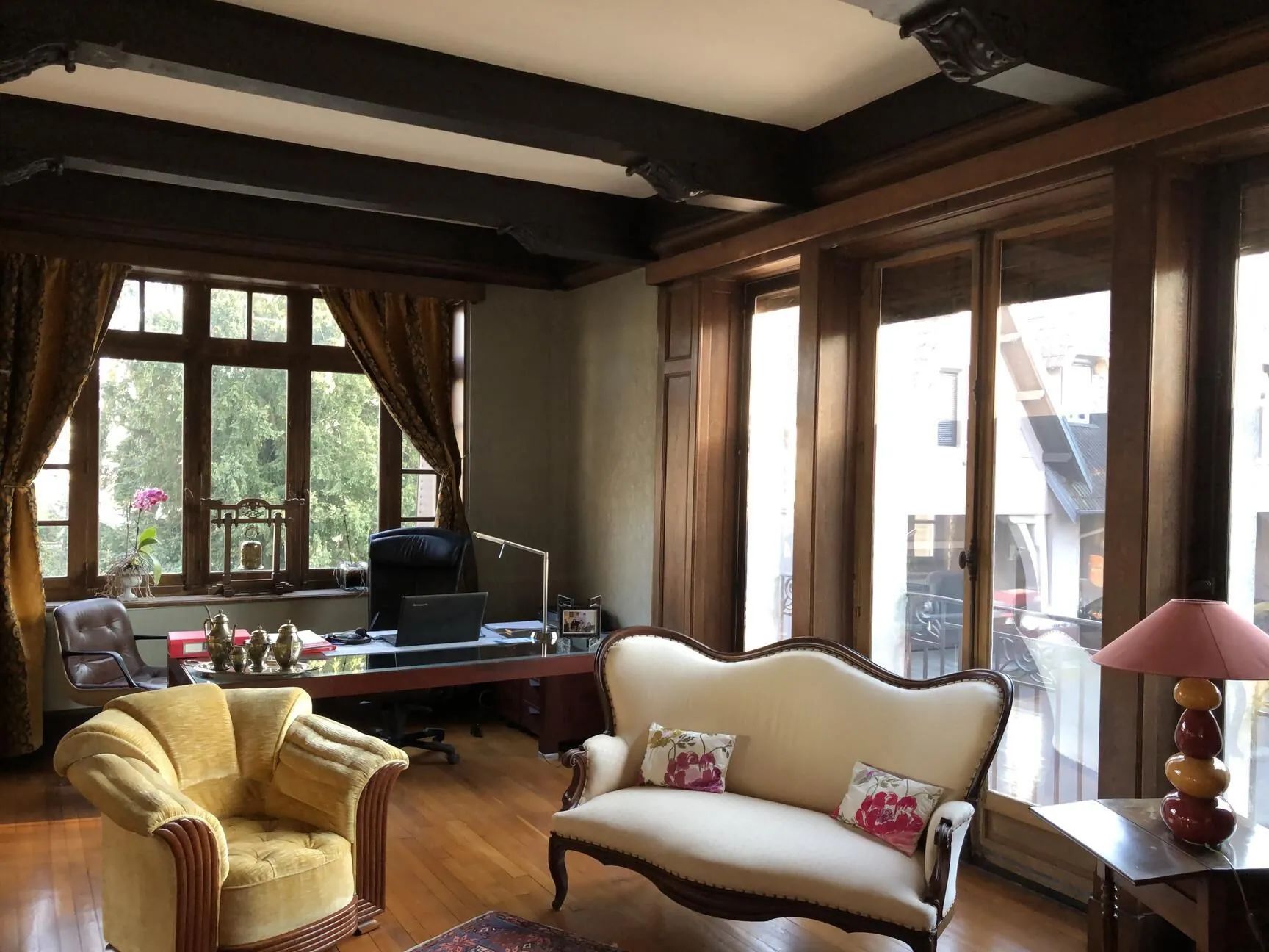 Appartement atypique avec duplex, terrasse et garage à Thaon-les-Vosges 