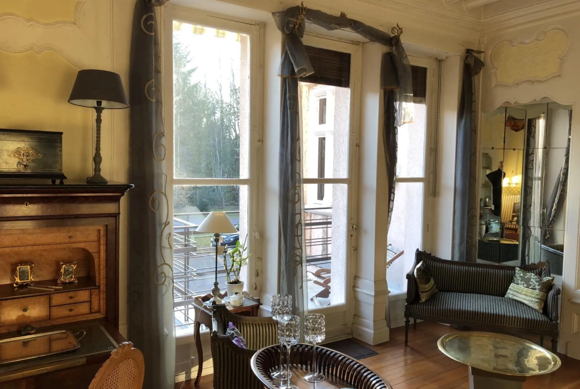 Appartement atypique avec duplex, terrasse et garage à Thaon-les-Vosges 