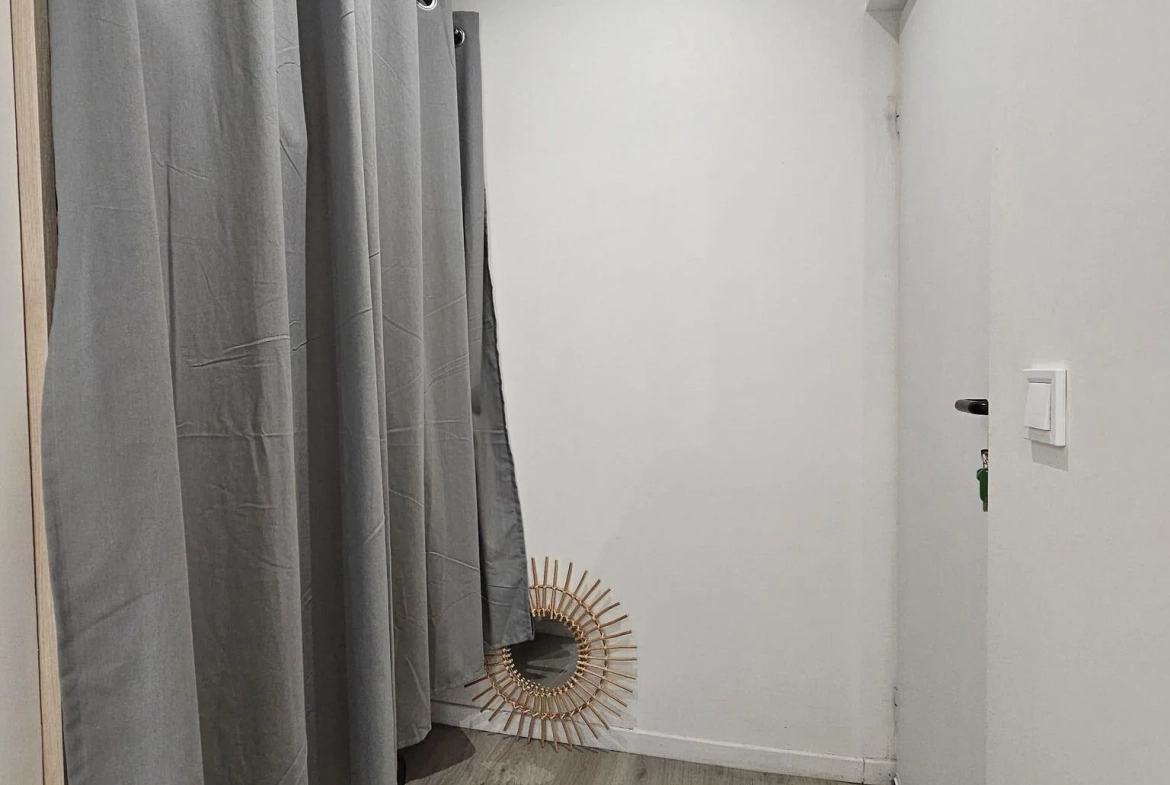 Studio meublé de 21m² à Reims, emplacement privilégié, opportunité d'investissement 