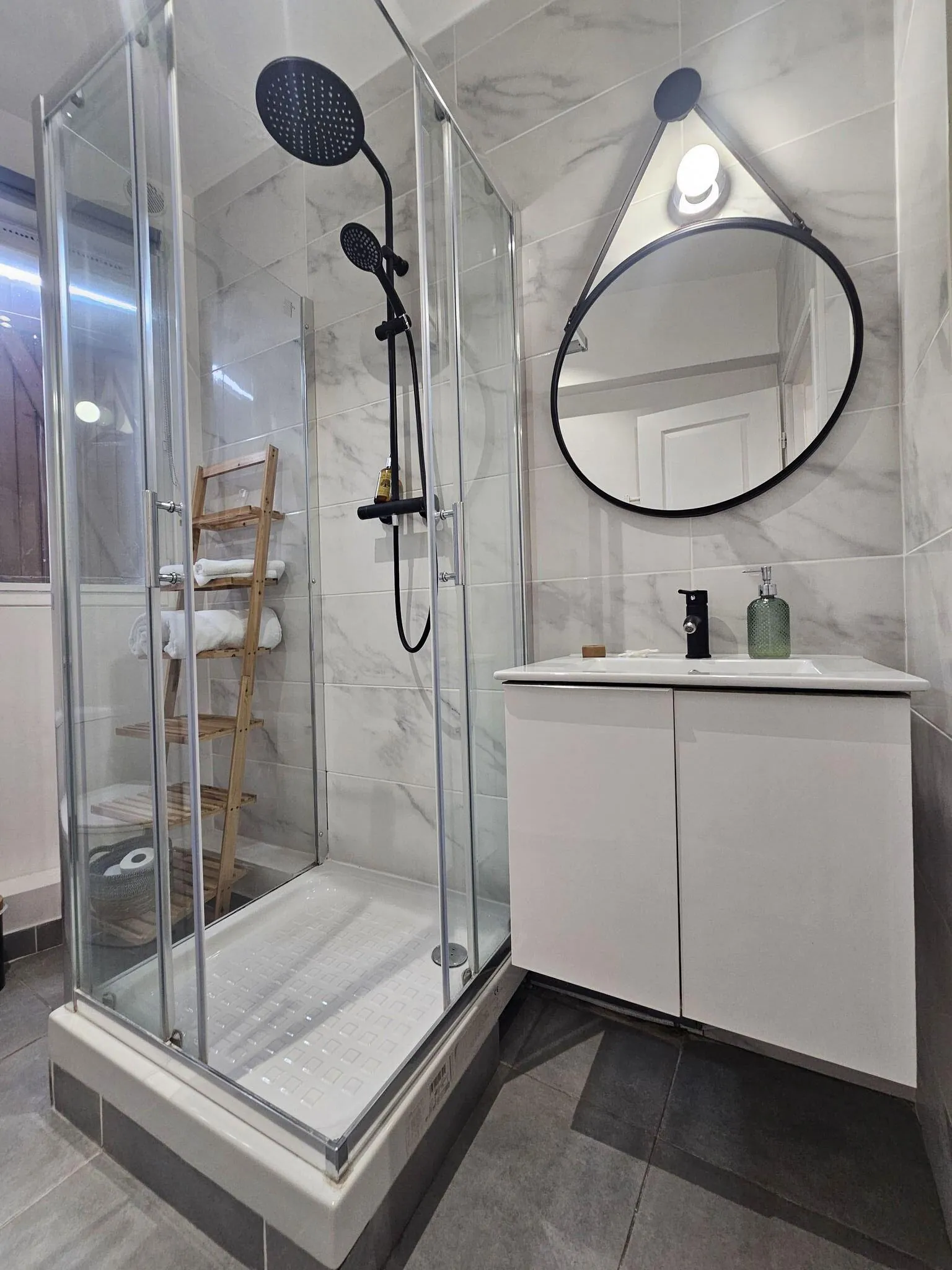 Studio meublé de 21m² à Reims, emplacement privilégié, opportunité d'investissement 