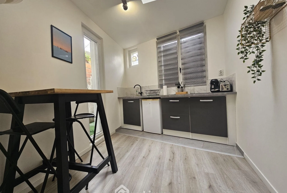 Studio meublé de 21m² à Reims, emplacement privilégié, opportunité d'investissement 