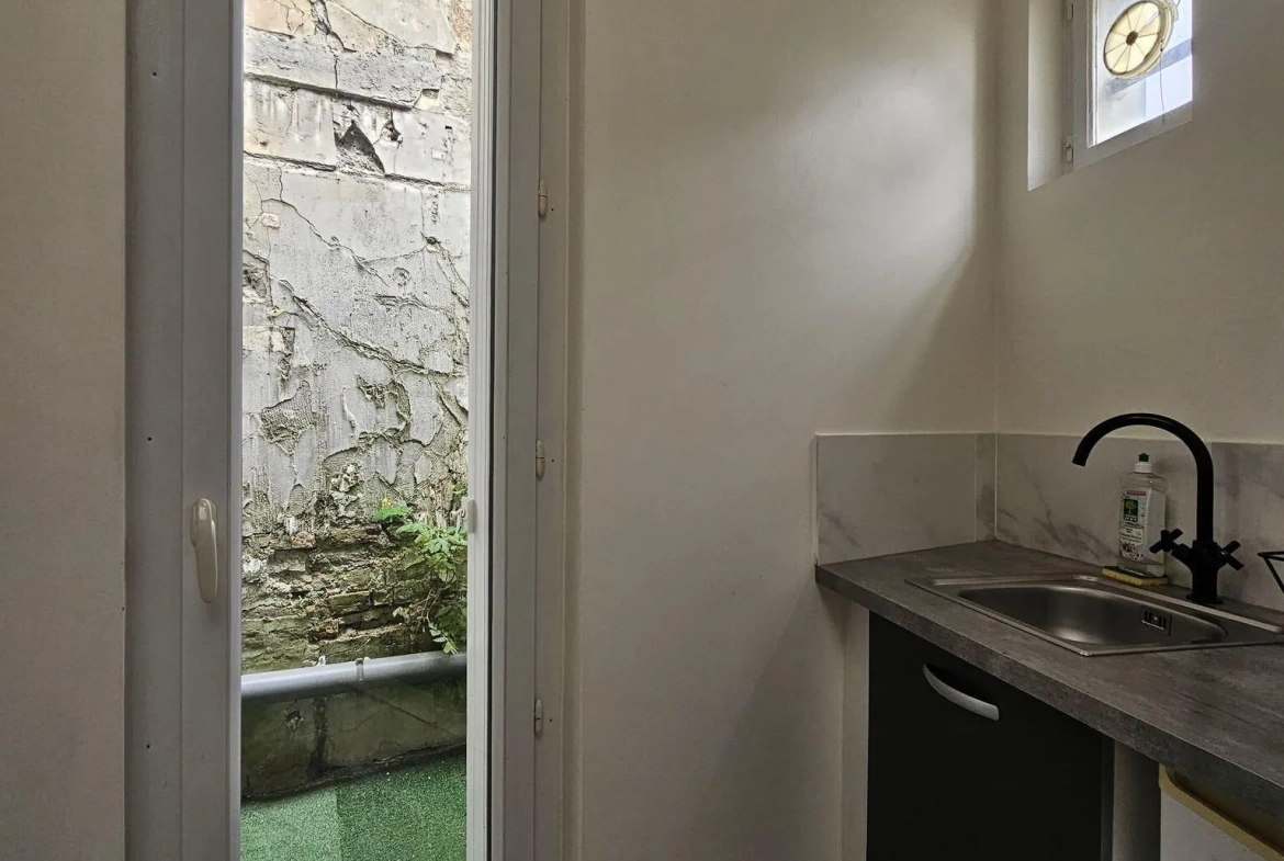 Studio meublé de 21m² à Reims, emplacement privilégié, opportunité d'investissement 