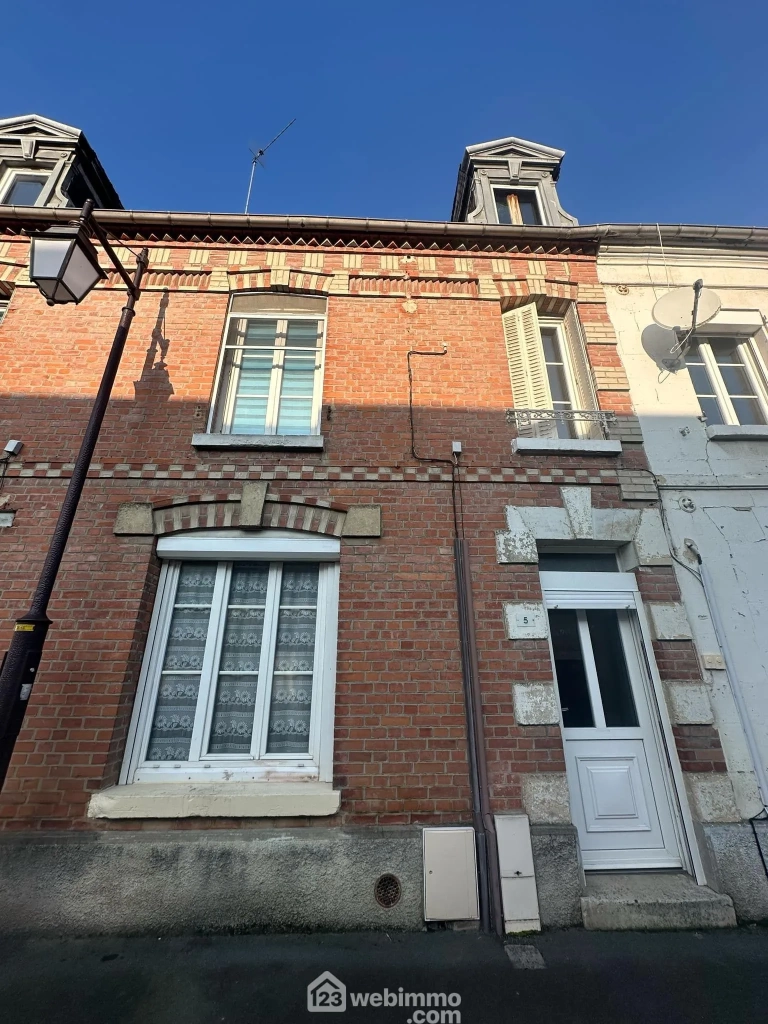 Charmante maison de 136 m² à vendre à Crép y avec jardin et grand espace