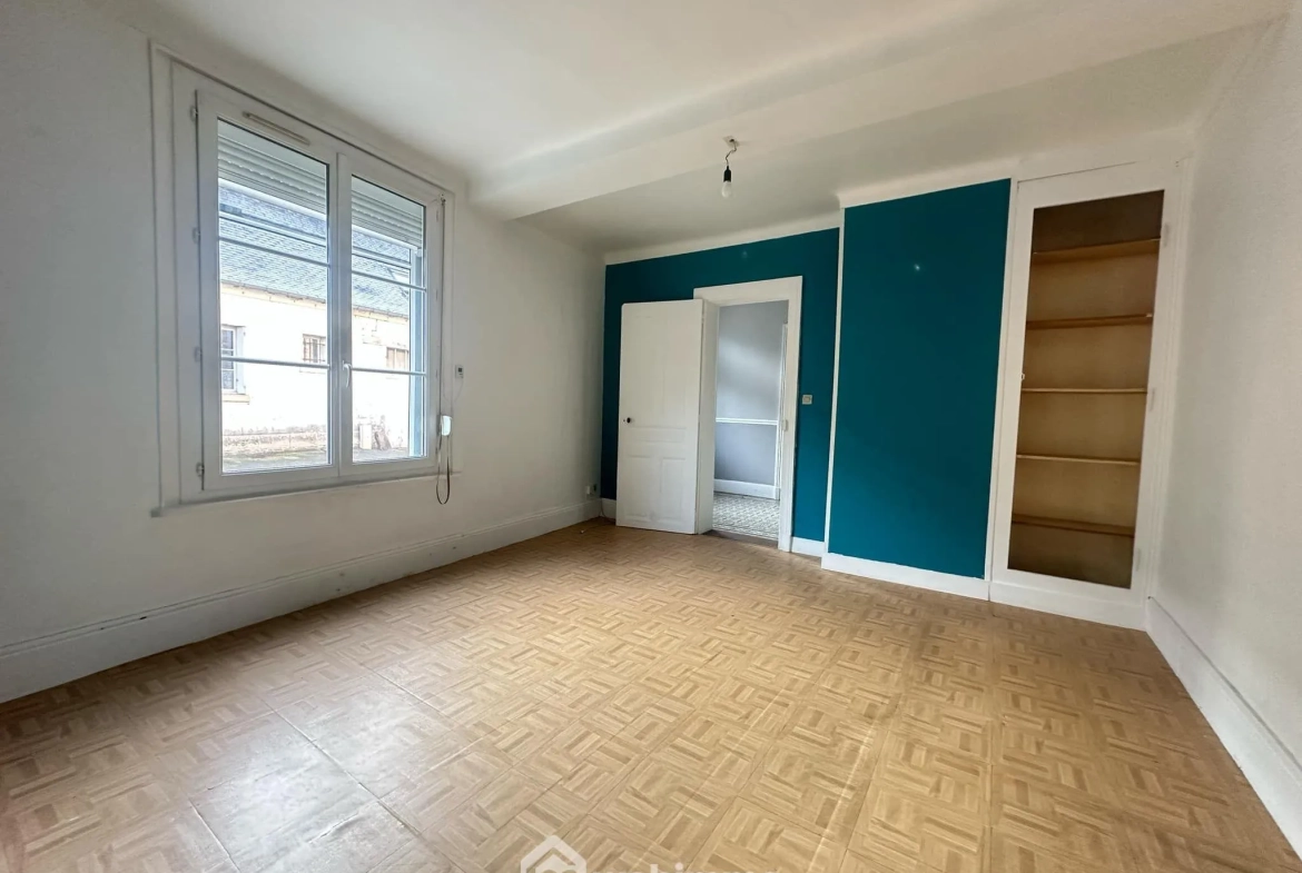 Charmante maison de 136 m² à vendre à Crép y avec jardin et grand espace 
