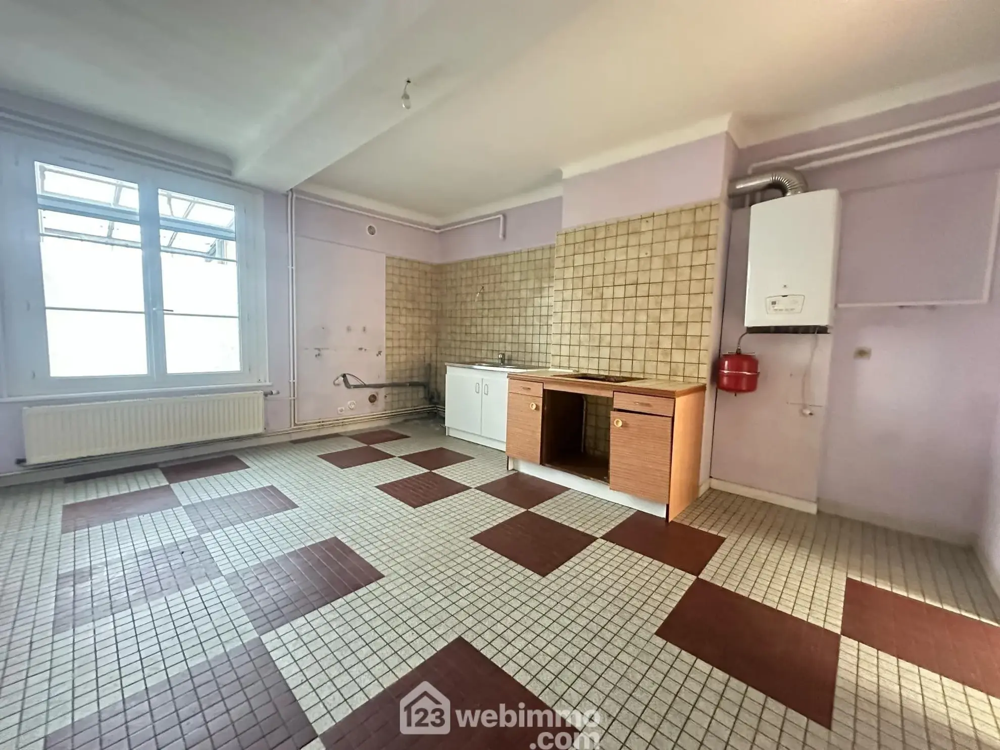 Charmante maison de 136 m² à vendre à Crép y avec jardin et grand espace 