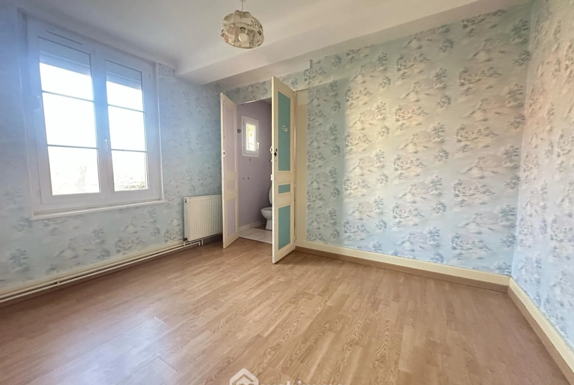 Charmante maison de 136 m² à vendre à Crép y avec jardin et grand espace 