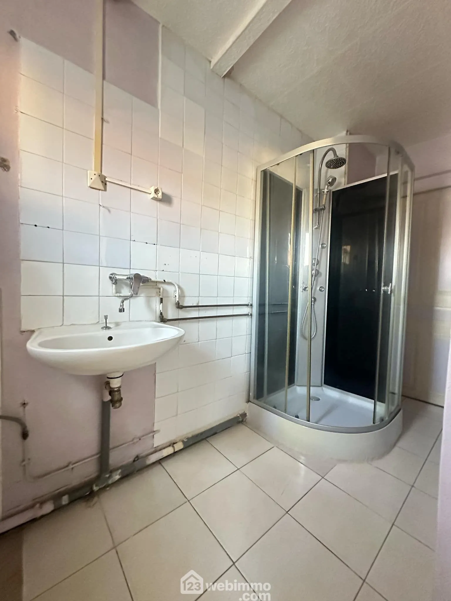 Charmante maison de 136 m² à vendre à Crép y avec jardin et grand espace 