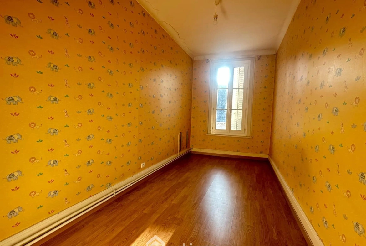 Charmante maison de 136 m² à vendre à Crép y avec jardin et grand espace 