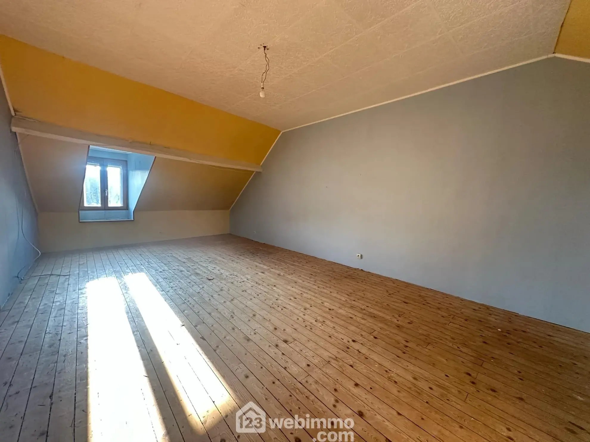Charmante maison de 136 m² à vendre à Crép y avec jardin et grand espace 