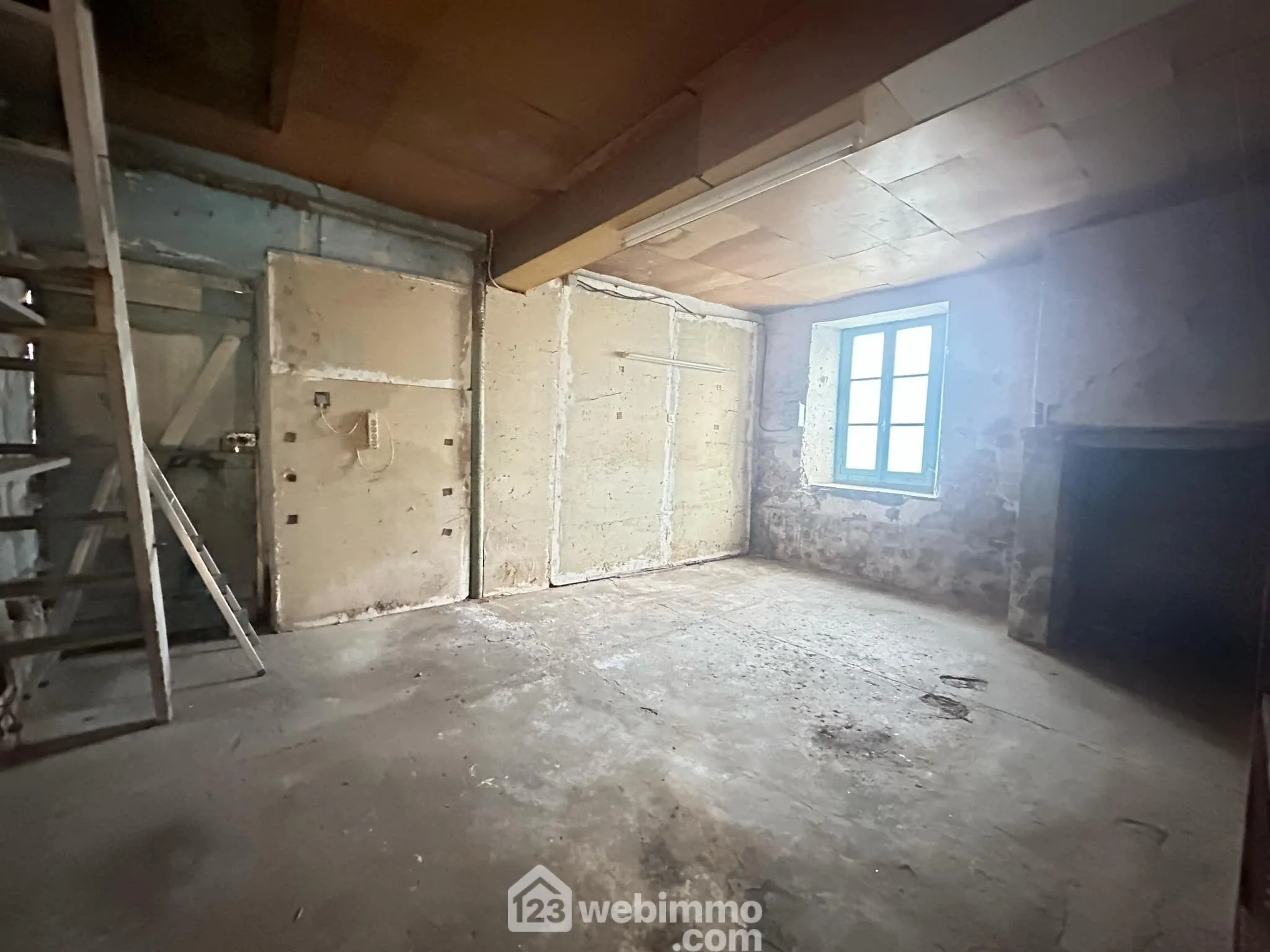 Charmante maison de 136 m² à vendre à Crép y avec jardin et grand espace 