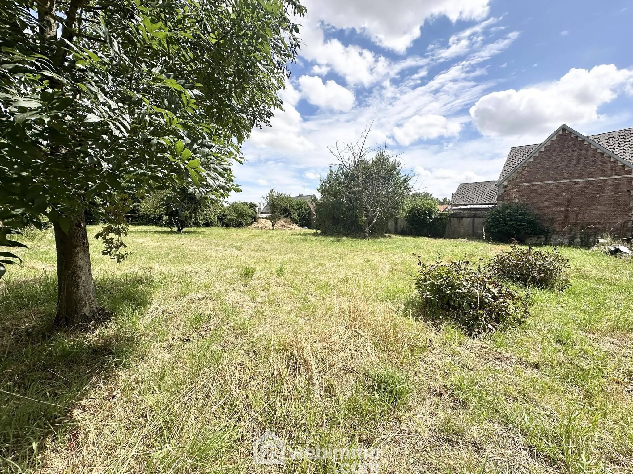 Terrain à bâtir de 1298 m² à Mortiers, calme et idéal pour votre projet immobilier 