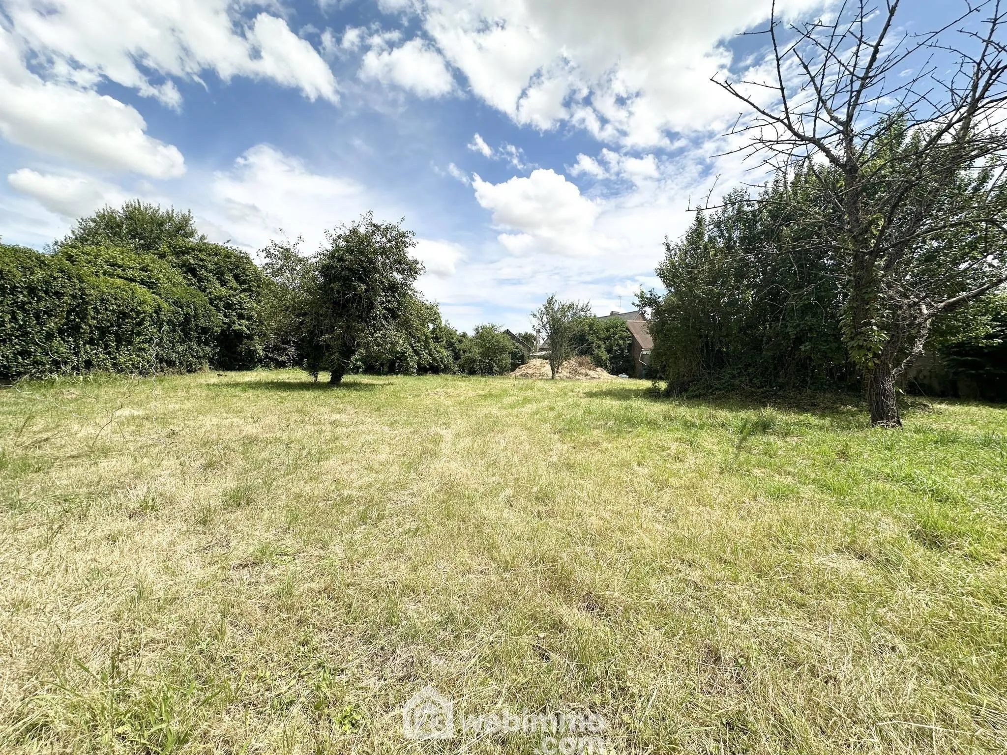 Terrain à bâtir de 1298 m² à Mortiers, calme et idéal pour votre projet immobilier 