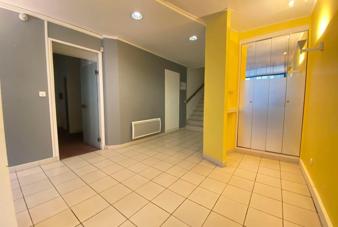 Local commercial ou professionnel de 150 m² à Laon avec possibilité d'extension 