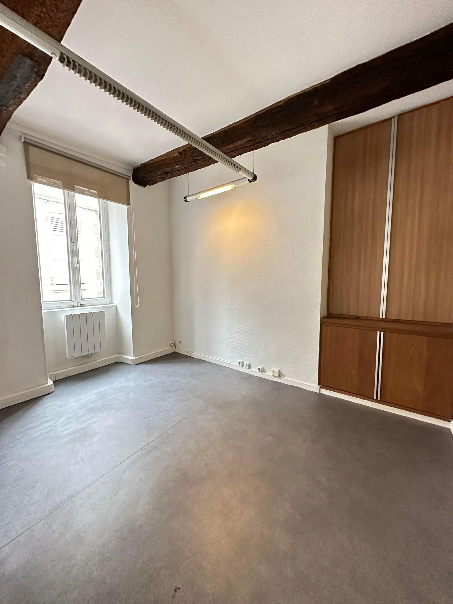 Local commercial ou professionnel de 150 m² à Laon avec possibilité d'extension 