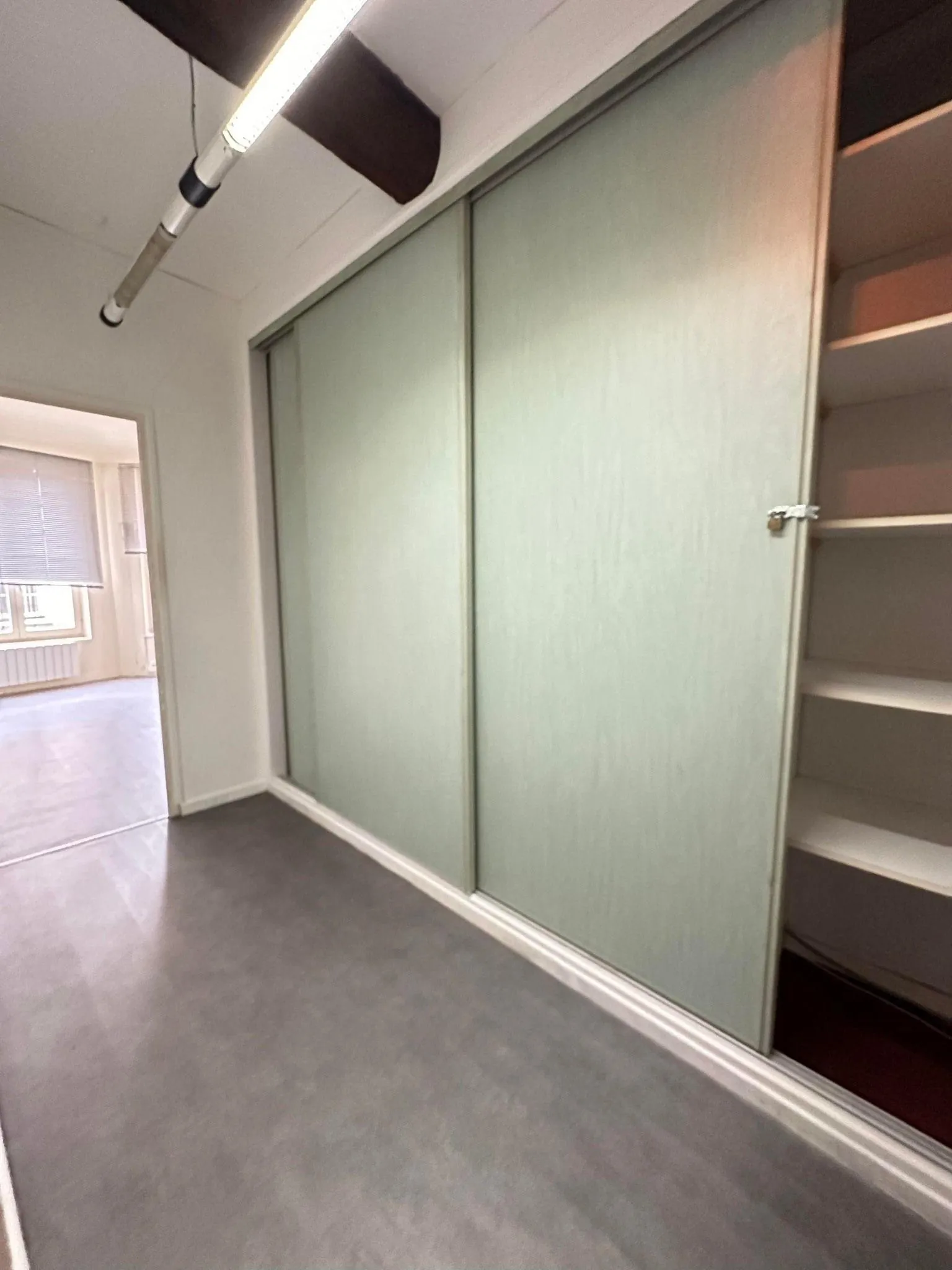 Local commercial ou professionnel de 150 m² à Laon avec possibilité d'extension 