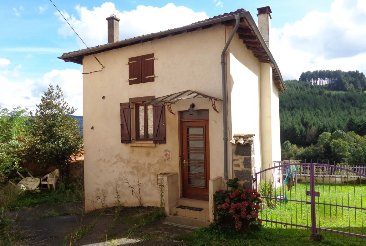 Maison à vendre avec jardin, garage et potentiel d'aménagement à Saint-Nizier-d'Azergues 
