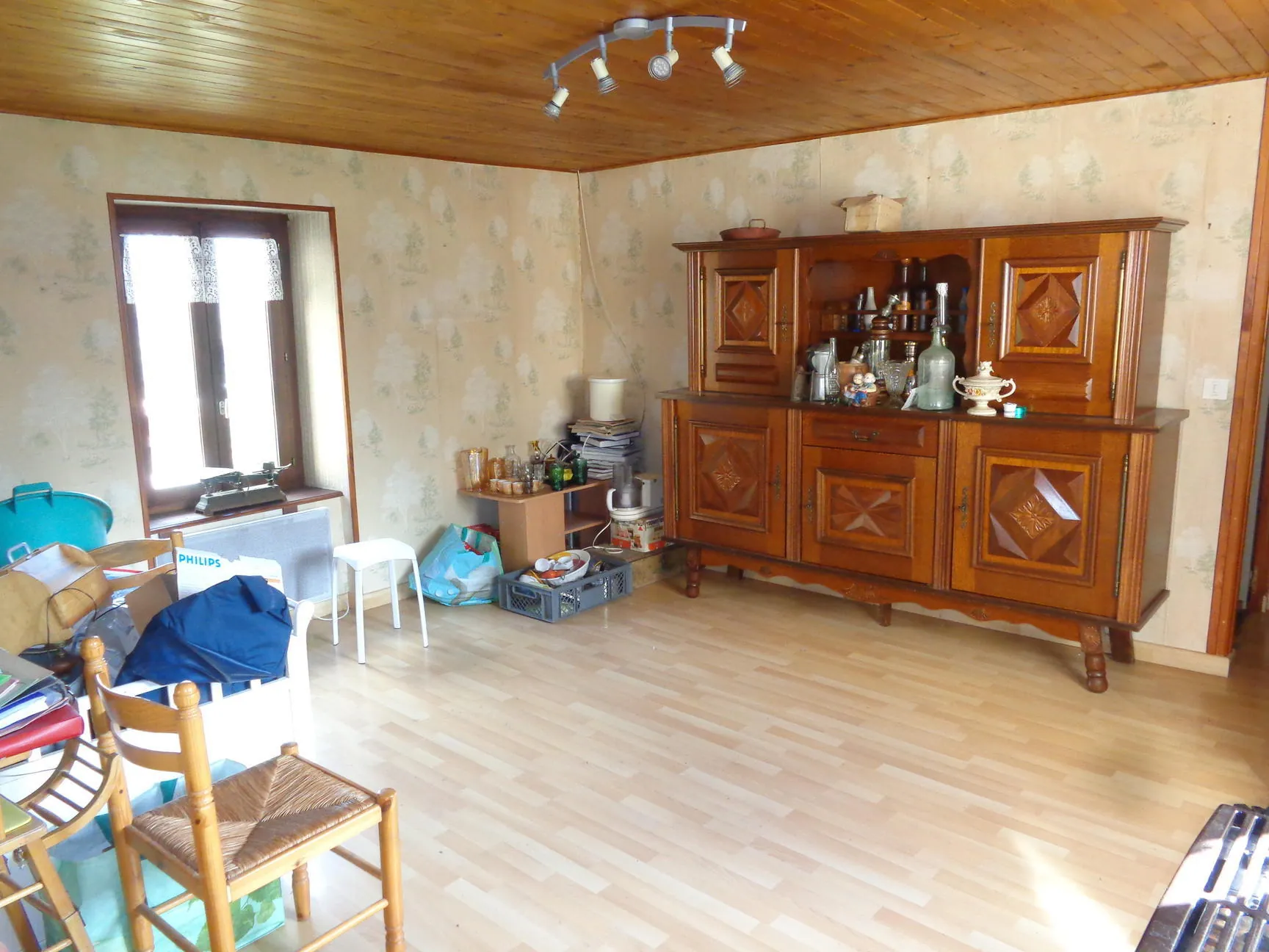 Maison à vendre avec jardin, garage et potentiel d'aménagement à Saint-Nizier-d'Azergues 