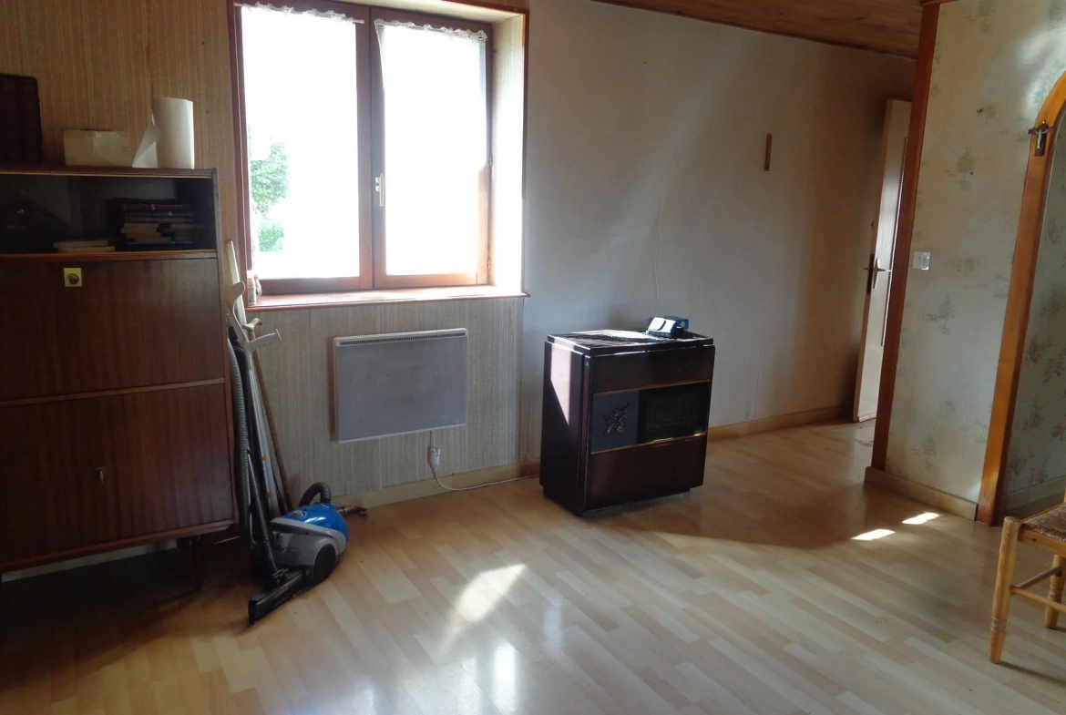 Maison à vendre avec jardin, garage et potentiel d'aménagement à Saint-Nizier-d'Azergues 