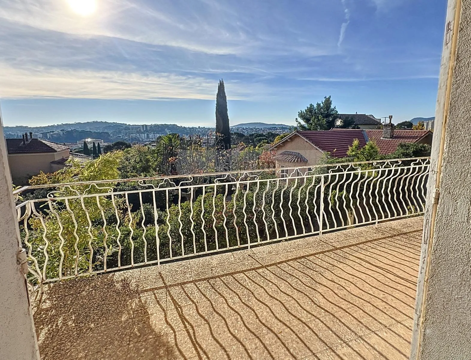 Appartement T3 avec terrasse et vue dégagée à Toulon 