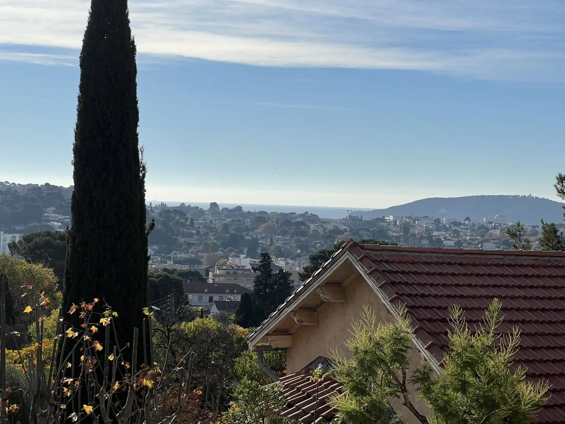 Appartement T3 avec terrasse et vue dégagée à Toulon 