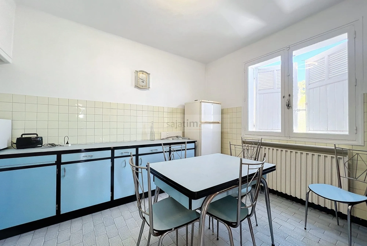Appartement T3 avec terrasse et vue dégagée à Toulon 