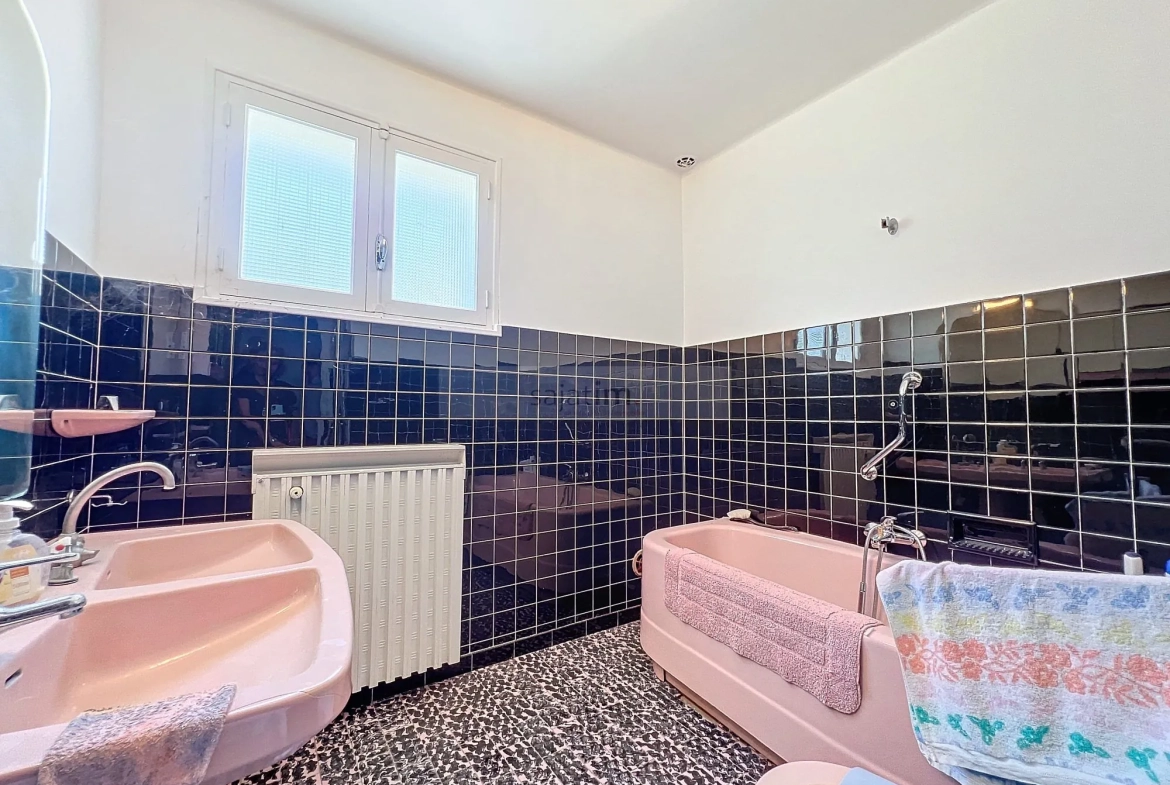 Appartement T3 avec terrasse et vue dégagée à Toulon 