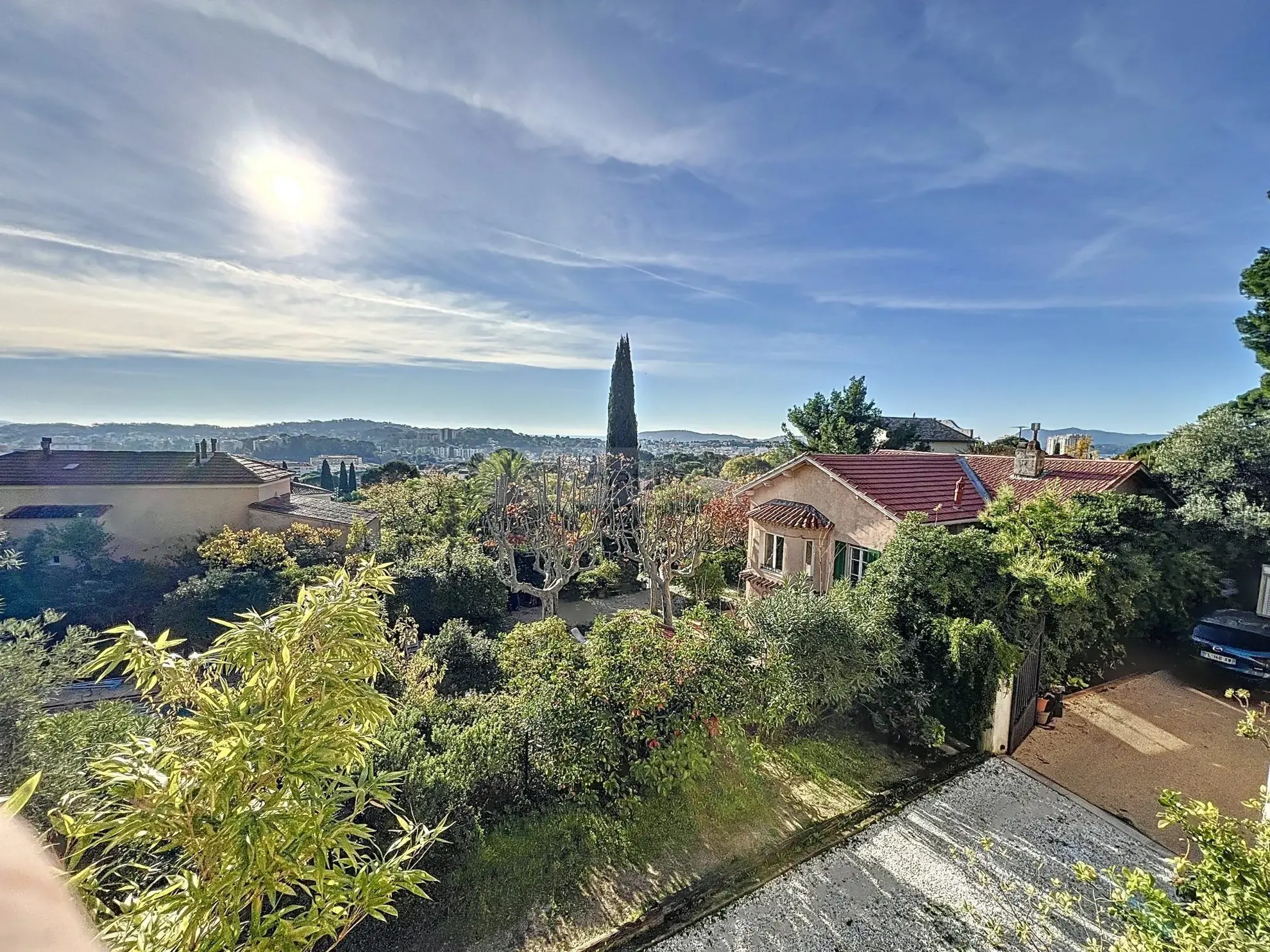 Appartement T3 avec terrasse et vue dégagée à Toulon 