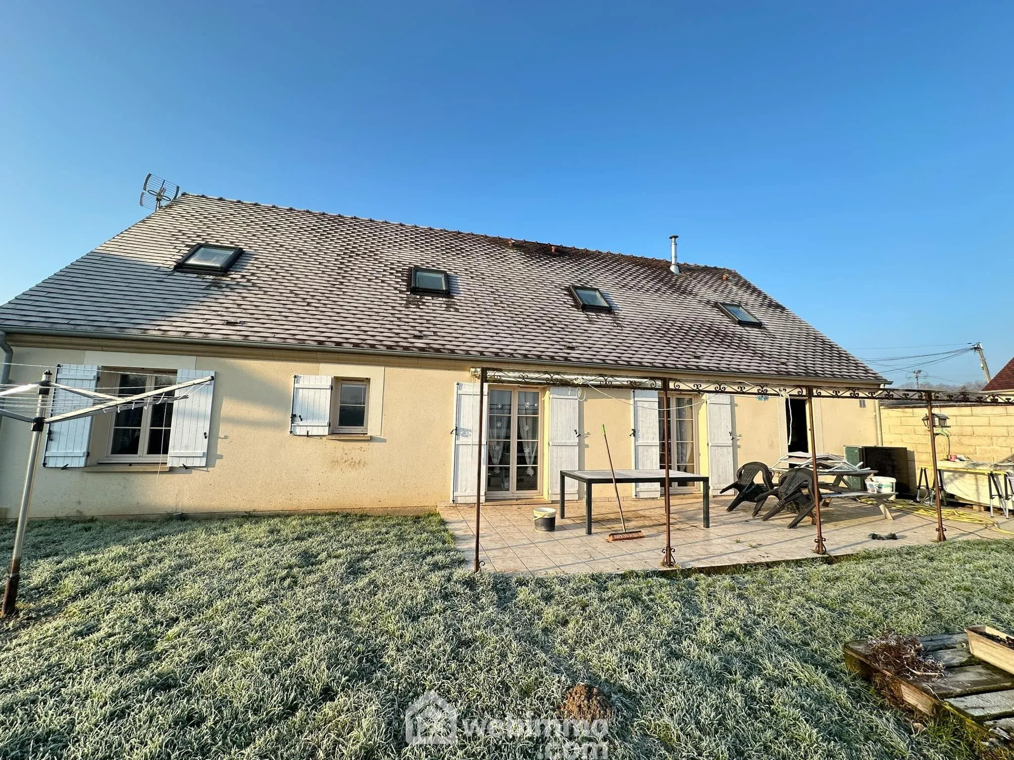 Spacieux pavillon de 179 m² avec 7 chambres à Colligis-Crandelain 