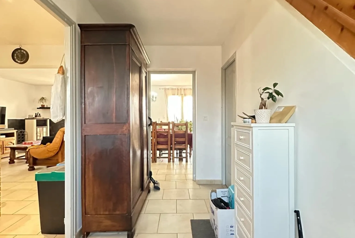 Spacieux pavillon de 179 m² avec 7 chambres à Colligis-Crandelain 