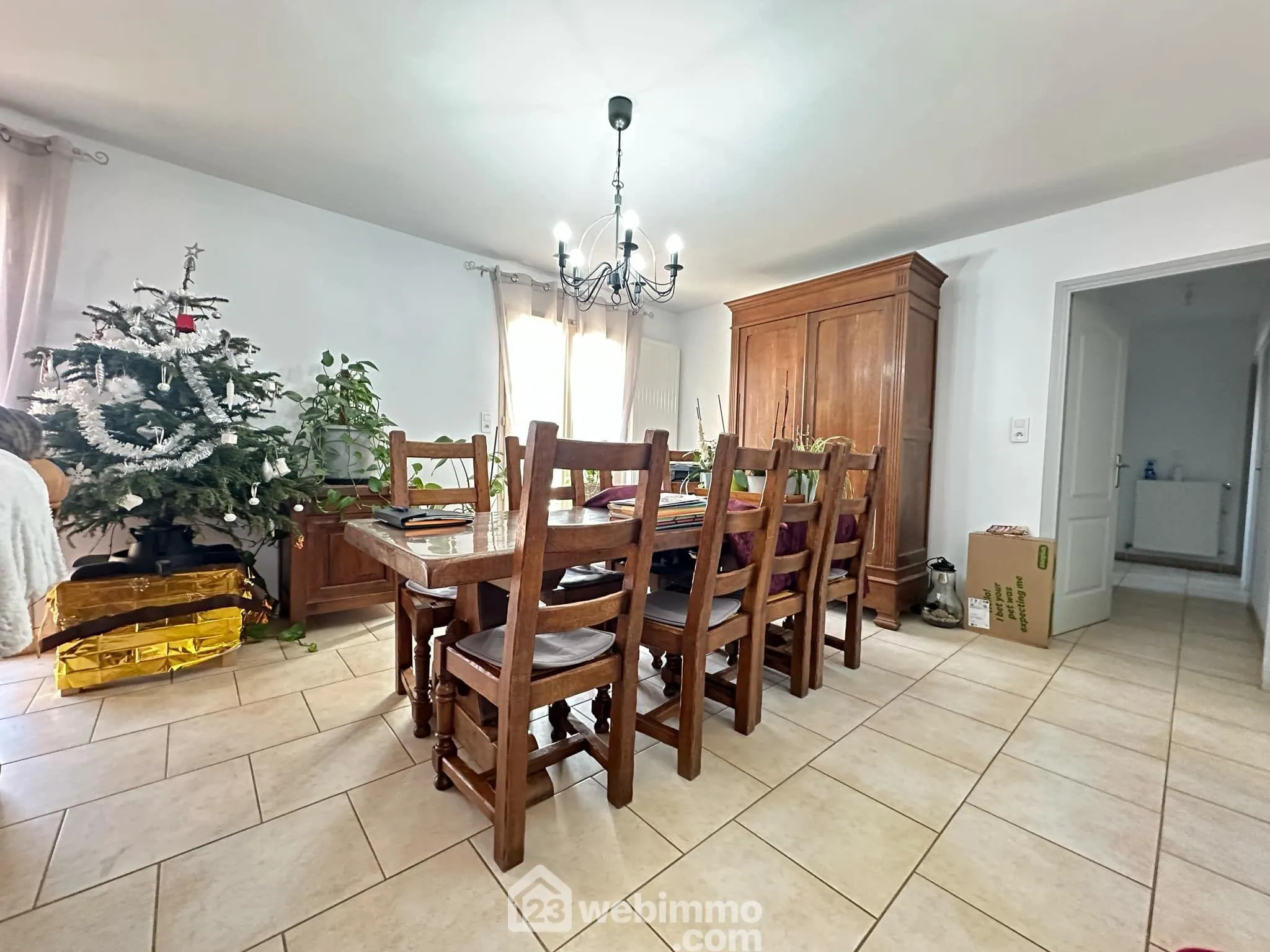 Spacieux pavillon de 179 m² avec 7 chambres à Colligis-Crandelain 
