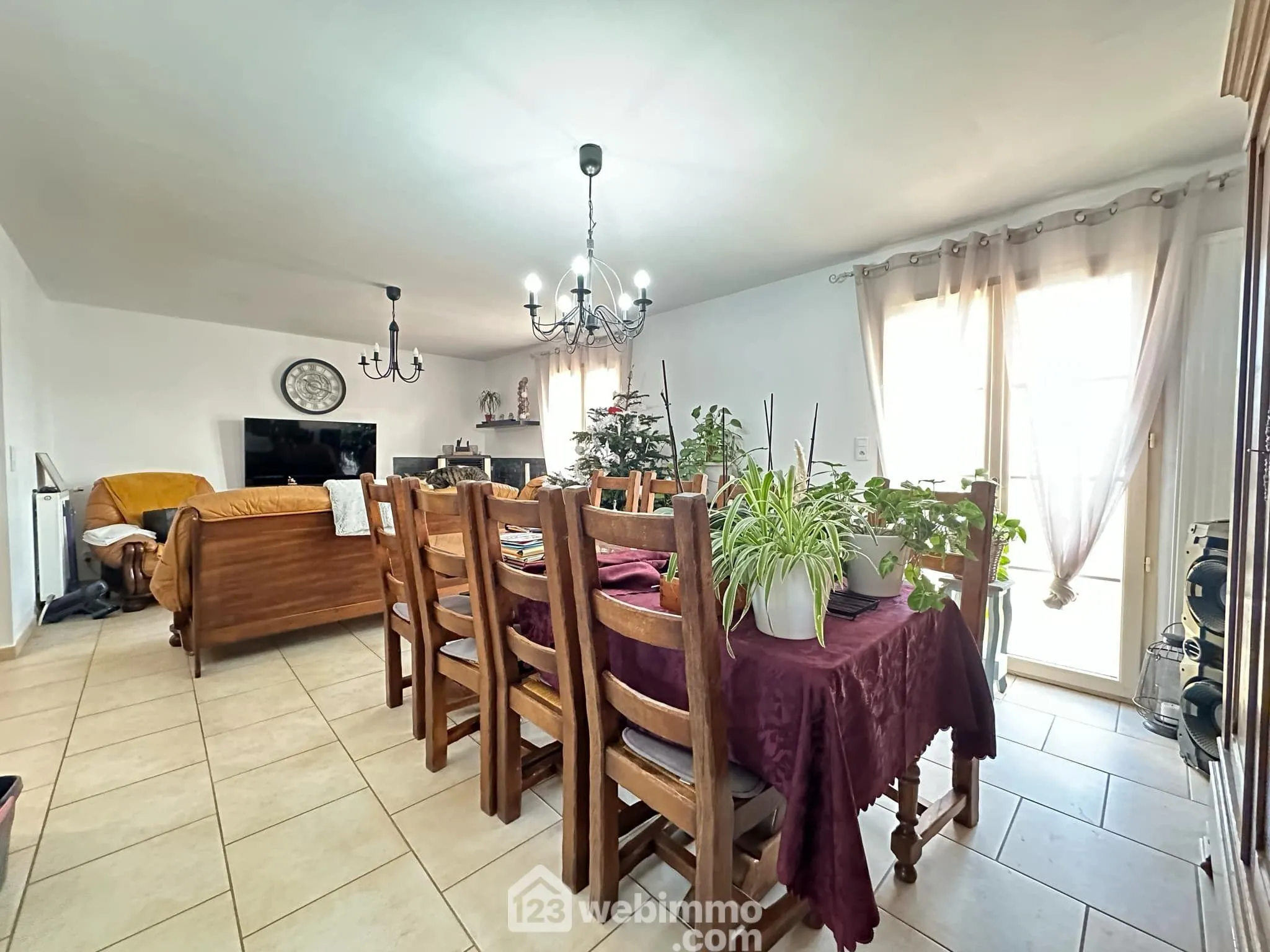 Spacieux pavillon de 179 m² avec 7 chambres à Colligis-Crandelain 
