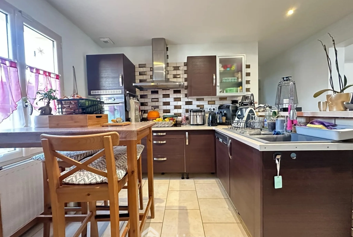 Spacieux pavillon de 179 m² avec 7 chambres à Colligis-Crandelain 