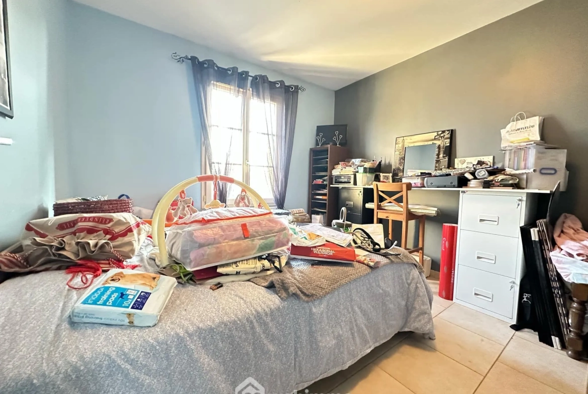 Spacieux pavillon de 179 m² avec 7 chambres à Colligis-Crandelain 