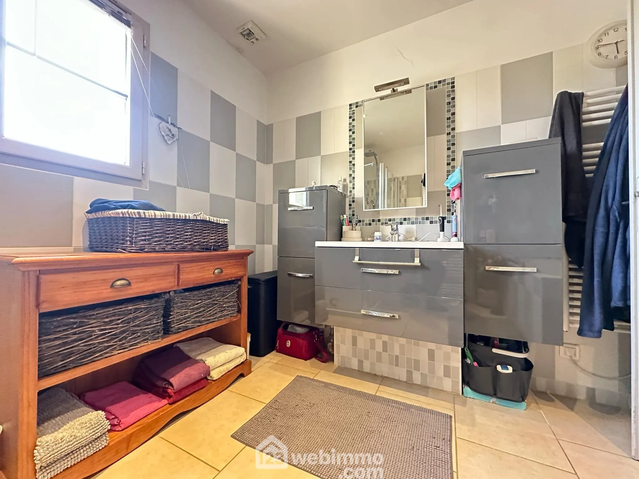 Spacieux pavillon de 179 m² avec 7 chambres à Colligis-Crandelain 