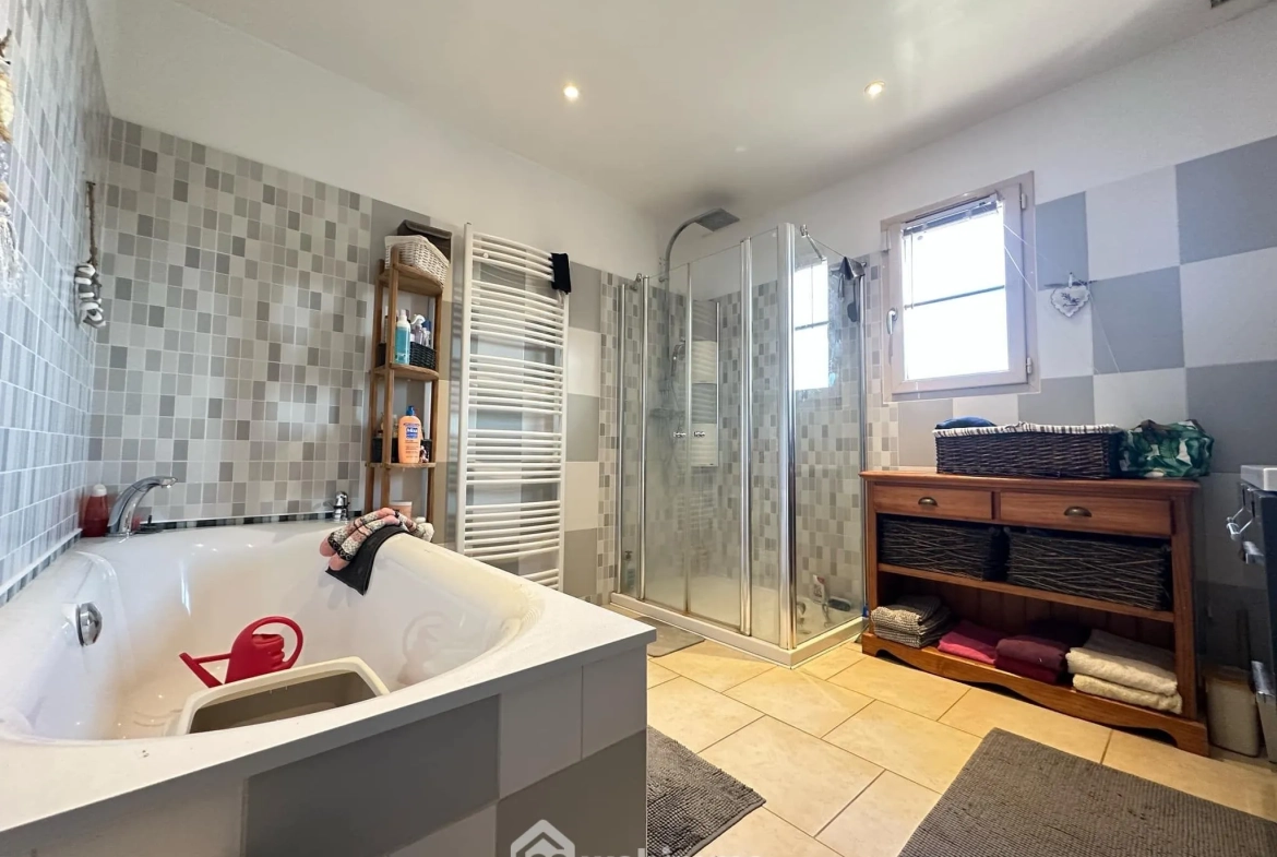 Spacieux pavillon de 179 m² avec 7 chambres à Colligis-Crandelain 