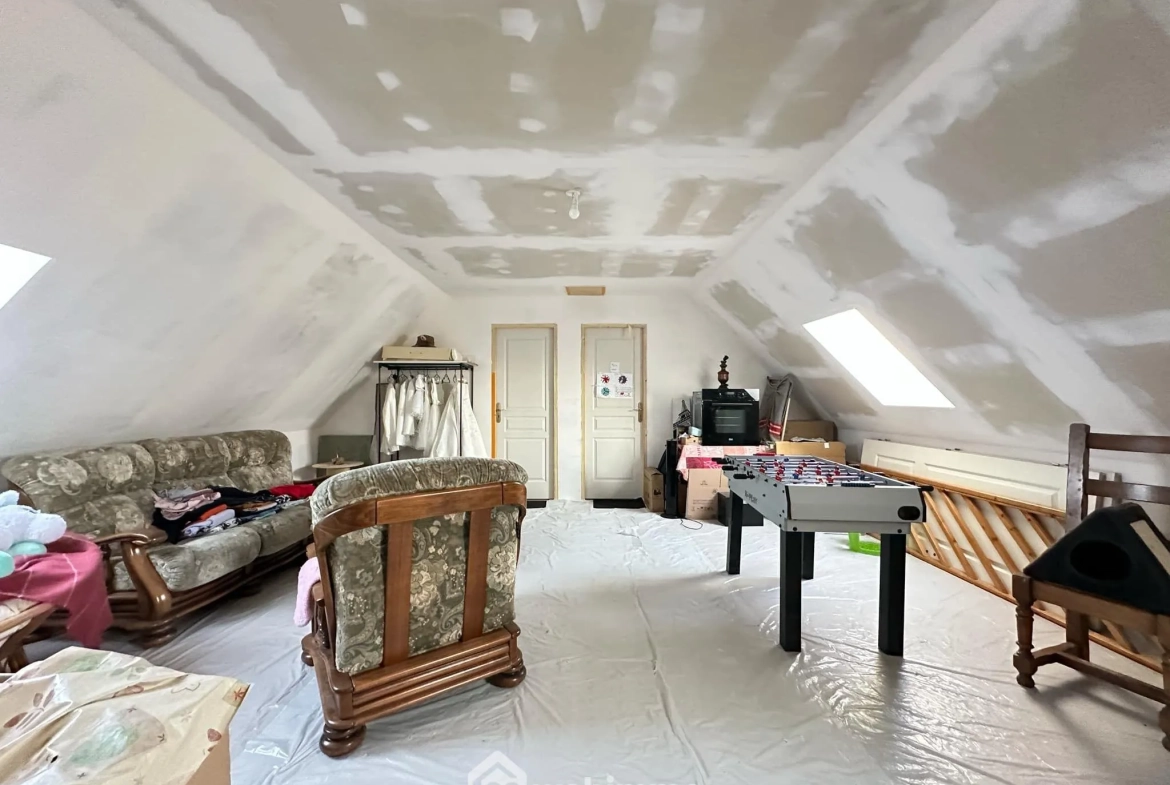 Spacieux pavillon de 179 m² avec 7 chambres à Colligis-Crandelain 