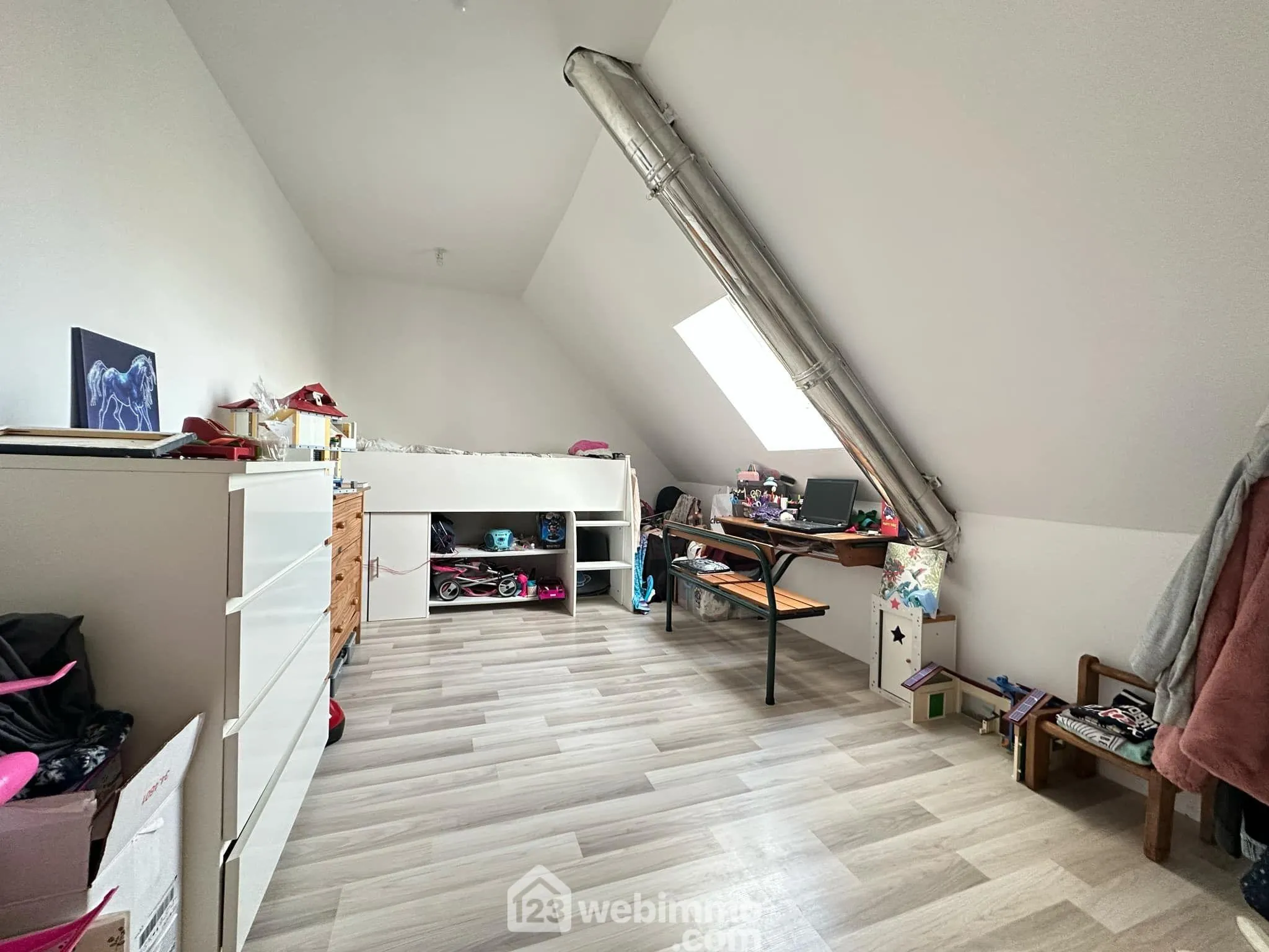 Spacieux pavillon de 179 m² avec 7 chambres à Colligis-Crandelain 