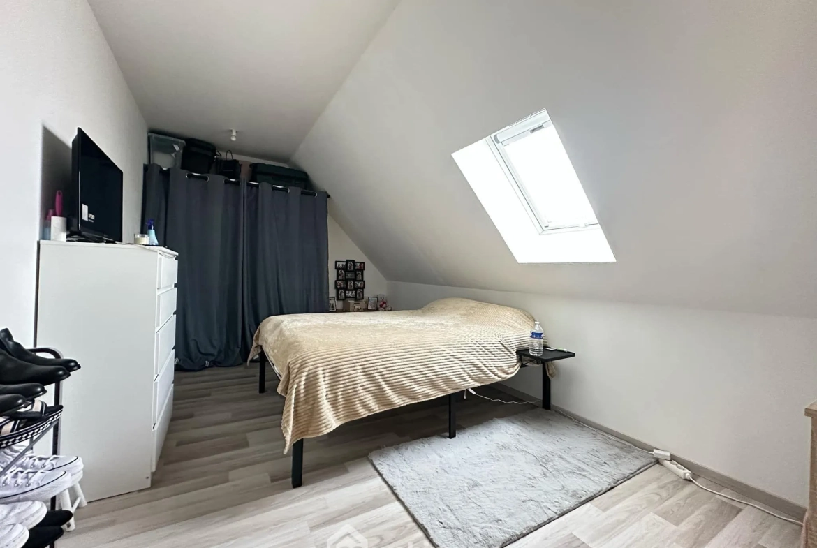 Spacieux pavillon de 179 m² avec 7 chambres à Colligis-Crandelain 
