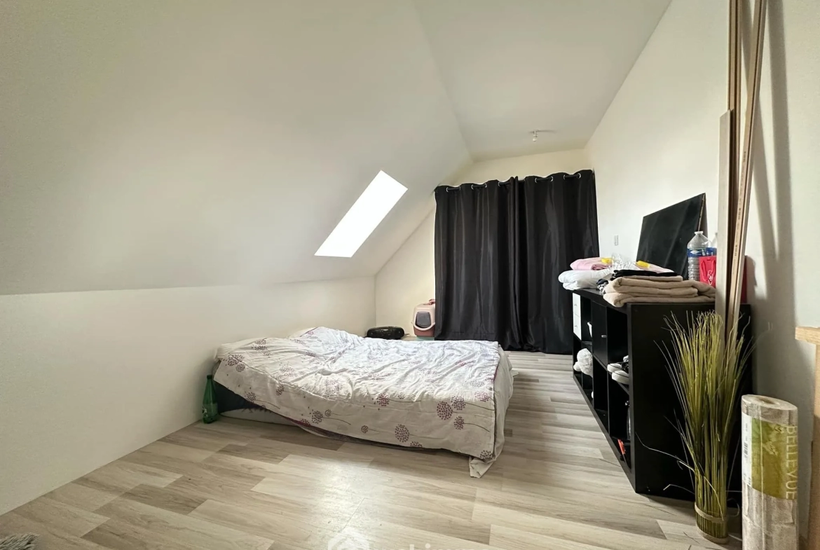 Spacieux pavillon de 179 m² avec 7 chambres à Colligis-Crandelain 